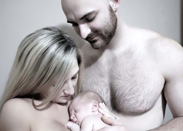 Pourquoi faire du peau à peau avec bébé ?