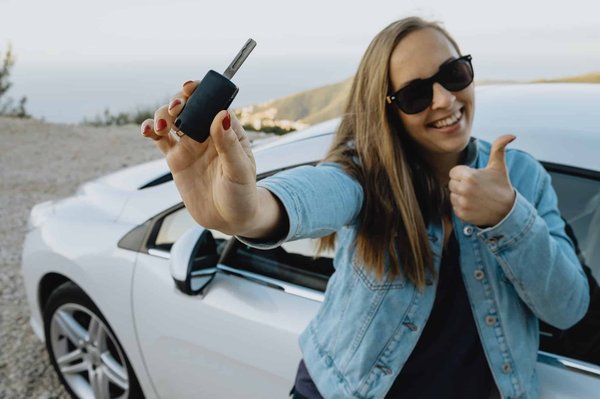 Exploration côtière : les meilleurs choix de location de voiture à Monaco