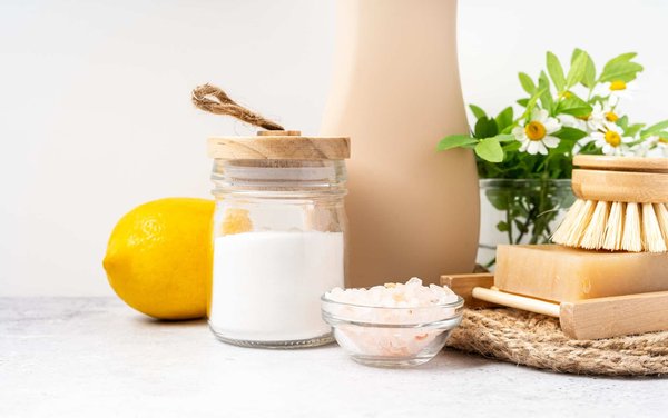 Les recettes des produits ménagers indispensables pour une maison saine et écologique