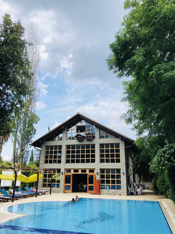 Quels sont les avantages d'installer une piscine soi-même?