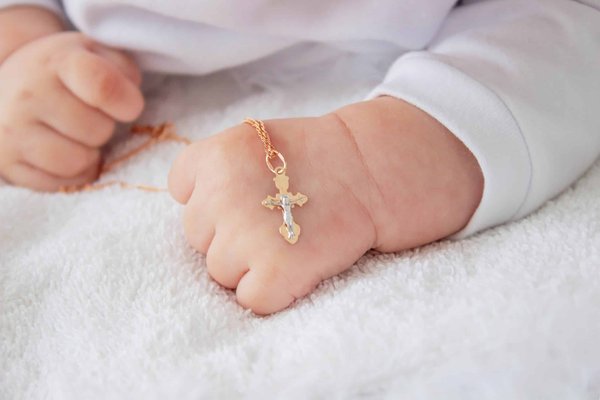 Quand faut-il offrir une médaille de baptême ?